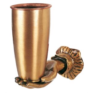 Vaso portafiori con una mano – Caritas – Bronzo (cera persa)