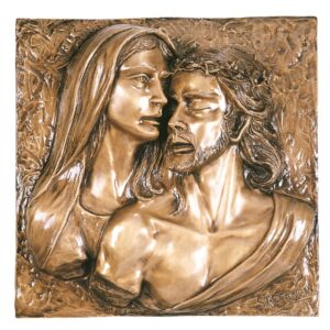 Targa con bassorilievo in bronzo per lapide – Rappresentazione della Pietà (cm 60×60)