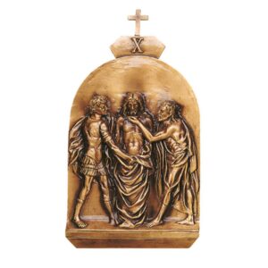 Targa con bassorilievo in bronzo per lapide – Via Crucis, X Stazione