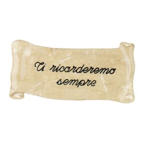 Pergamena commemorativa in bronzo per lapidi. Finitura marmo Botticino – Dedica: Ti ricorderemo sempre.
