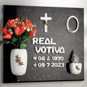 Lampada votiva per lapidi – Linea Olpe volo – Bronzo bianco con decorazione colombe