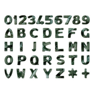 Caratteri in bronzo – Modello Italiano – Finitura Marmo Verde Guatemala (cm 2,5)